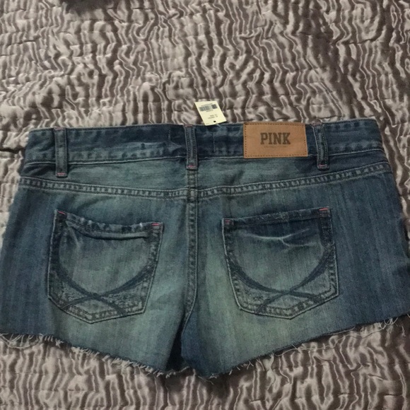 PINK Victoria Secret Shorts sz 4 NWT never worn - Picture 3 of 3